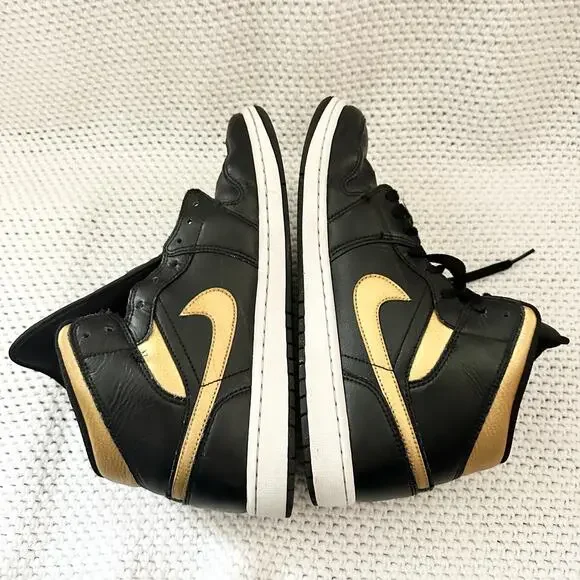 Air Jordan 1 Nike Mid Black Metallic Gold Retro Sneaker Missing Laces DQ8426-071